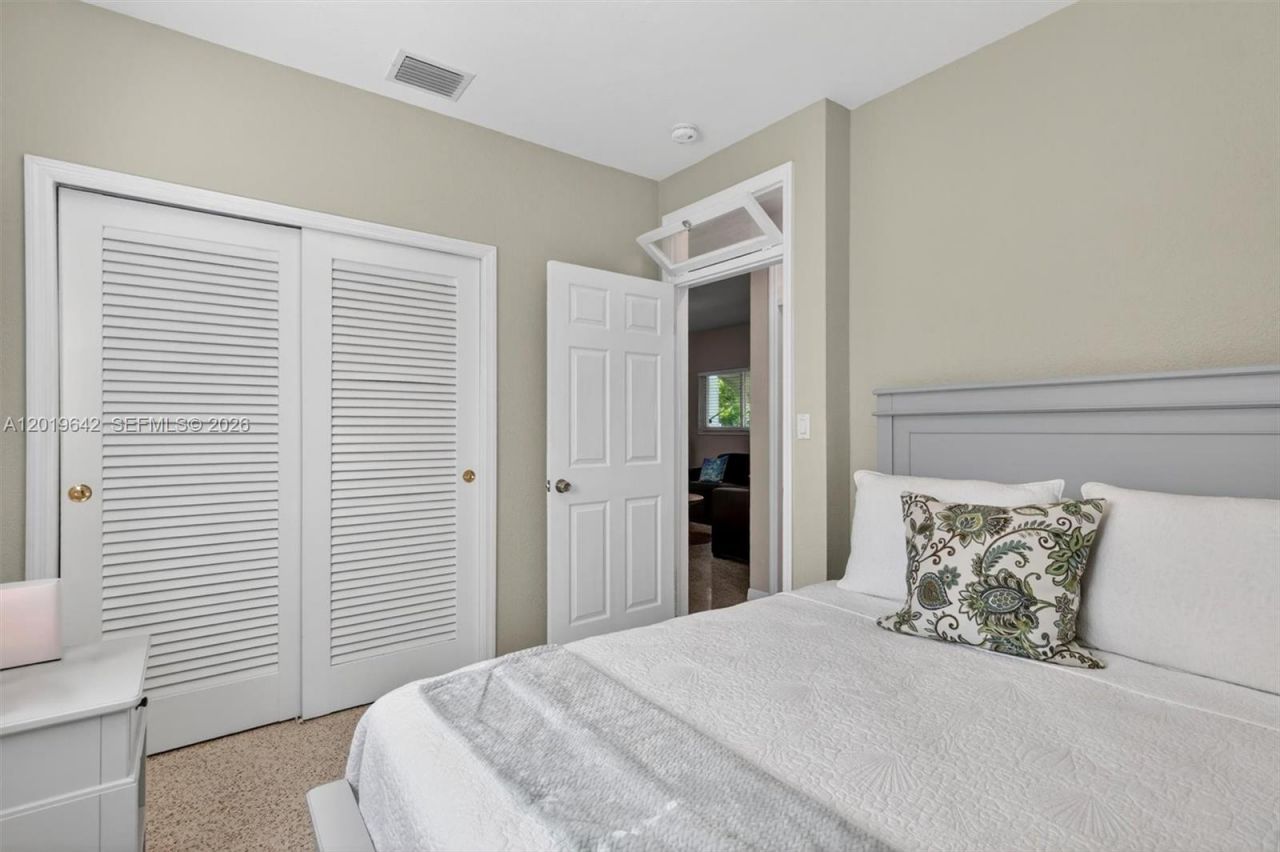 8 Ocean View Blvd, Key Largo, FL 33037 Photo