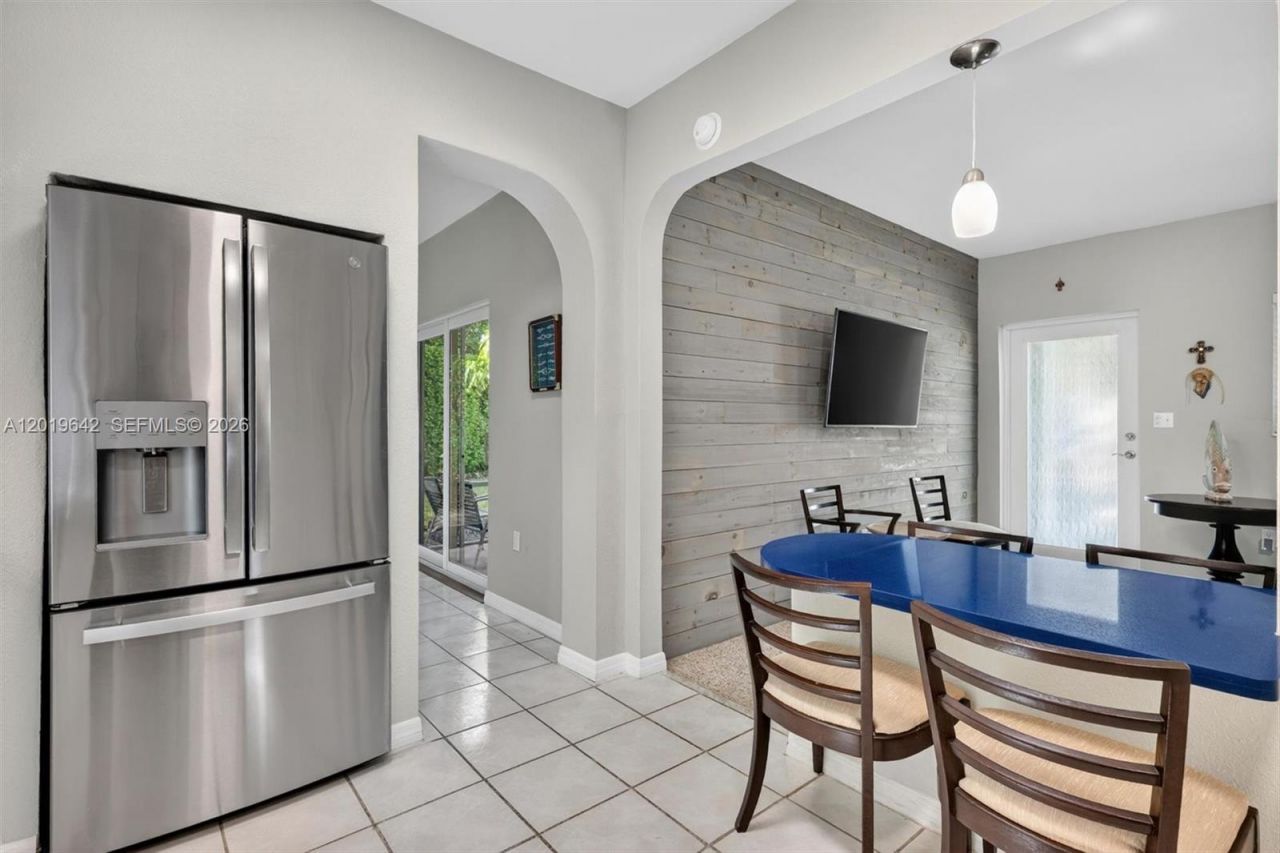 8 Ocean View Blvd, Key Largo, FL 33037 Photo