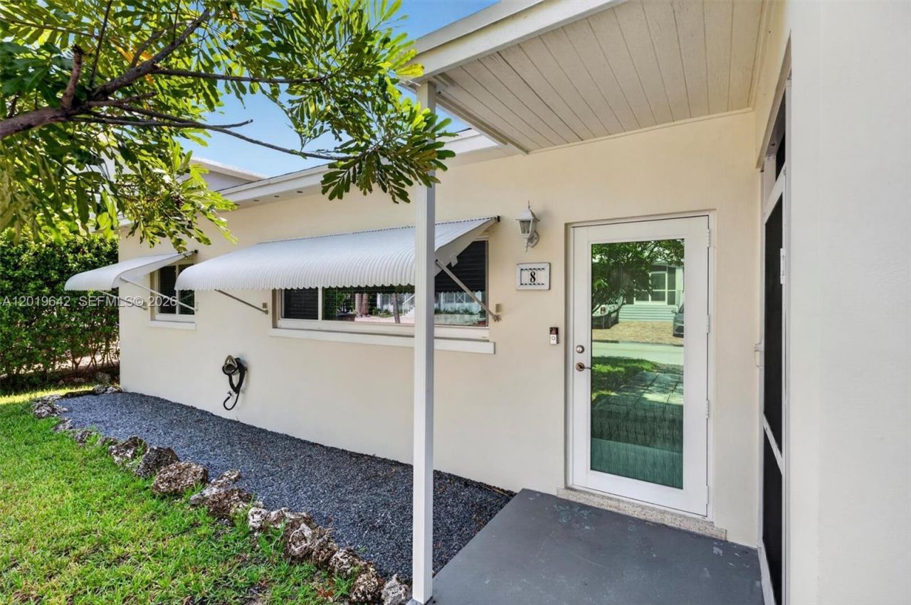 8 Ocean View Blvd, Key Largo, FL 33037 Photo