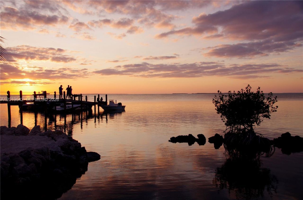 8 Ocean View Blvd, Key Largo, FL 33037 Photo