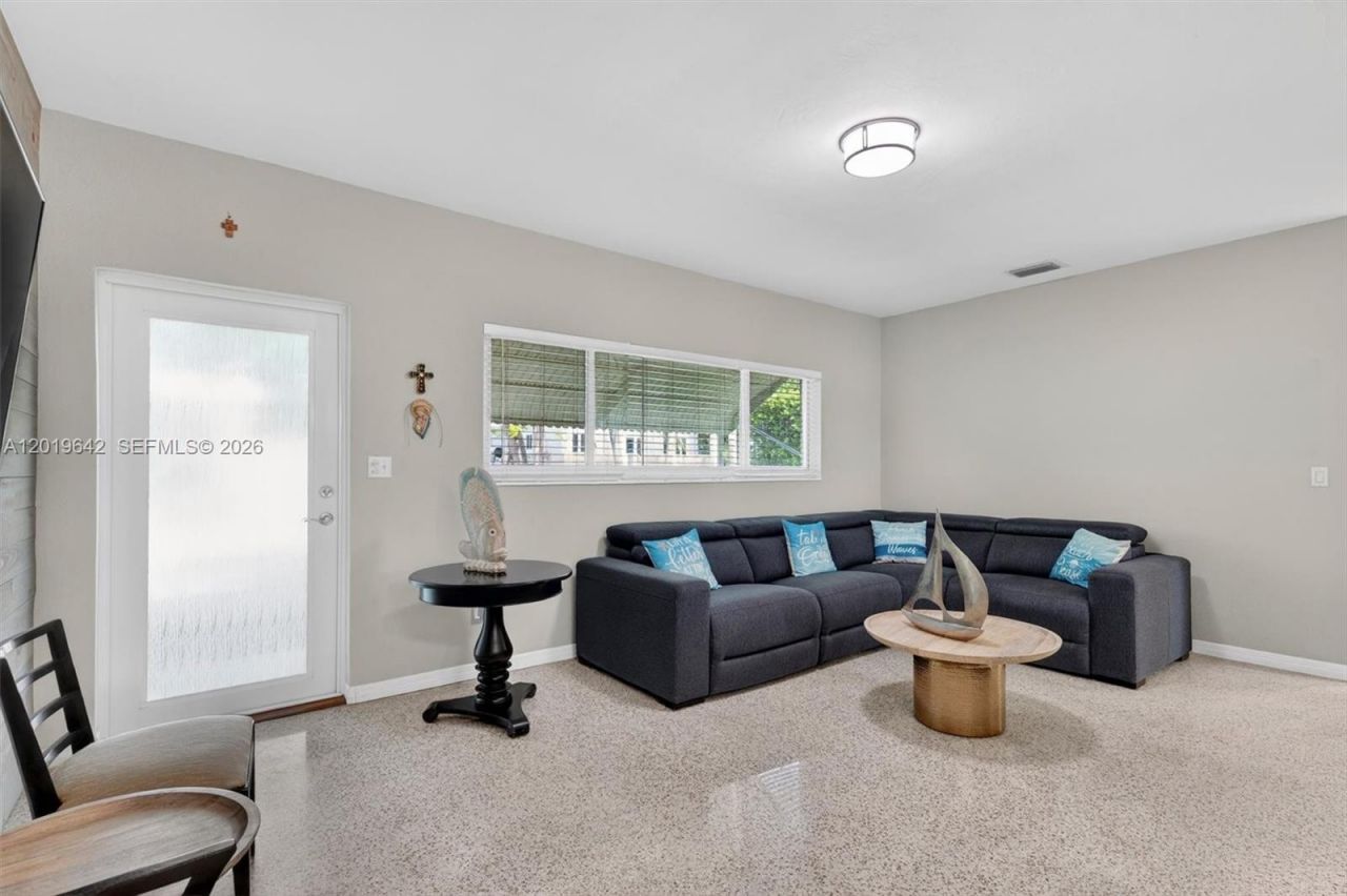 8 Ocean View Blvd, Key Largo, FL 33037 Photo