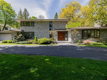 200 Ambassador Drive, Rochester, NY 14610