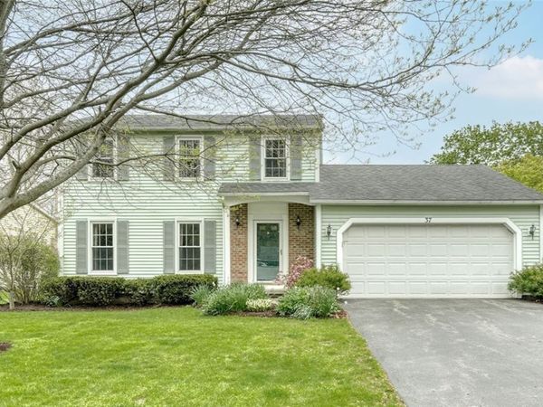 37 Pennicott Circle , Penfield, NY 14526