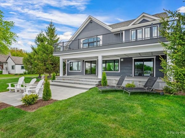 2715 N Villa Lane, McHenry, IL 60051