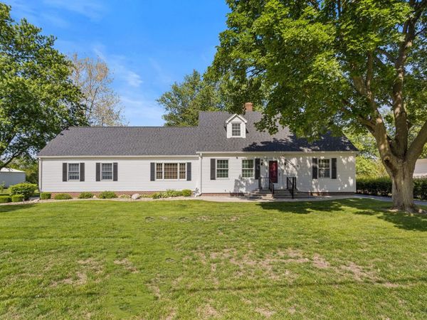 520 S Main Street , Gifford, IL 61847