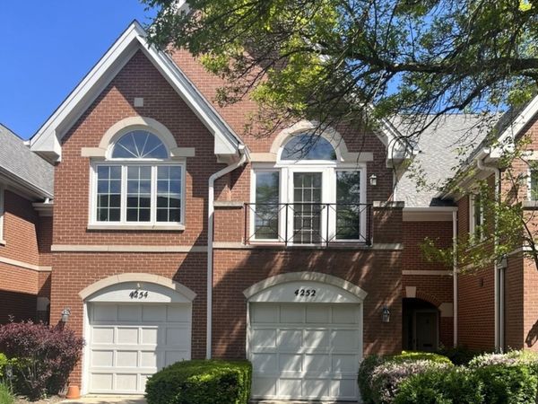 4252 W Harrington Lane, Chicago, IL 60646