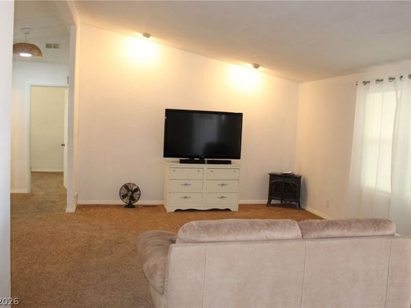 5801 S Deanna Street, Pahrump, NV 89048