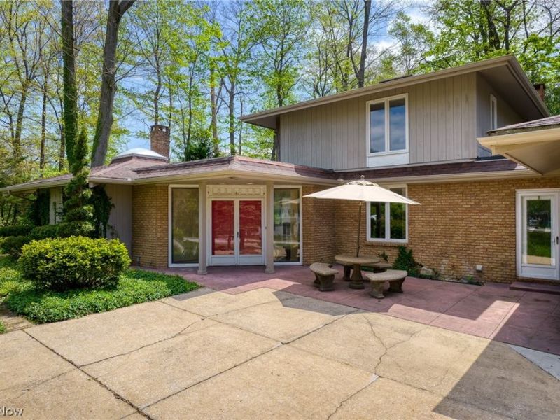 17571 Merry Oaks Trail, Chagrin Falls, OH 44023 Photo 2