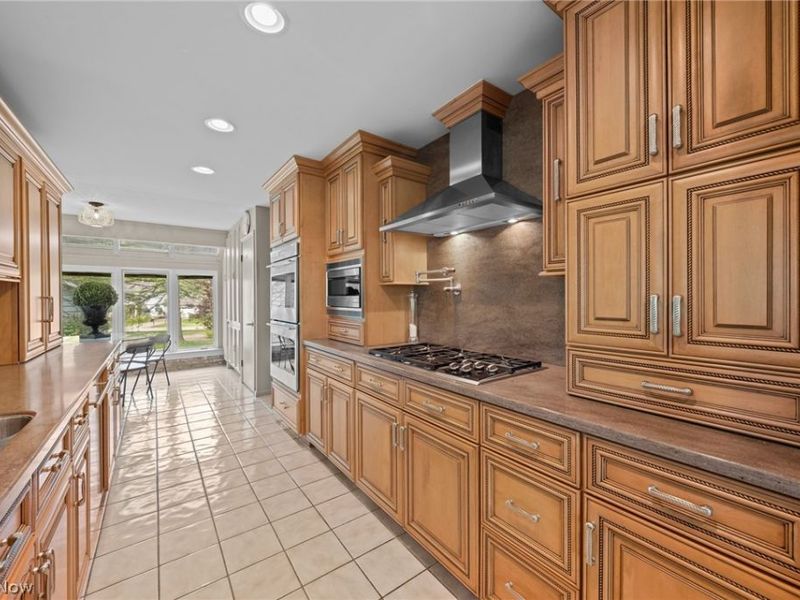 17571 Merry Oaks Trail, Chagrin Falls, OH 44023 Photo 9