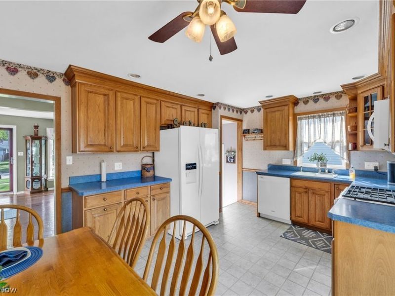 746 N Elmwood Avenue, Wickliffe, OH 44092 Photo 11