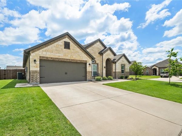 200 Beechcraft Court, Caddo Mills, TX 75135