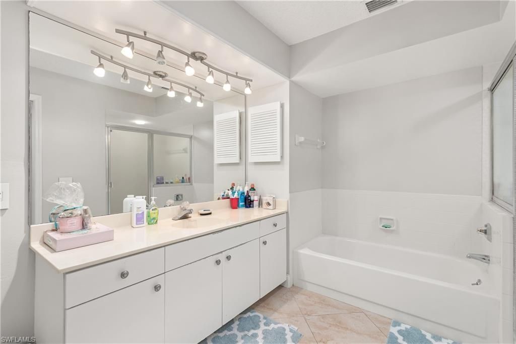 511 Club Side Dr , Unit 1-511, Naples, FL 34110 Photo