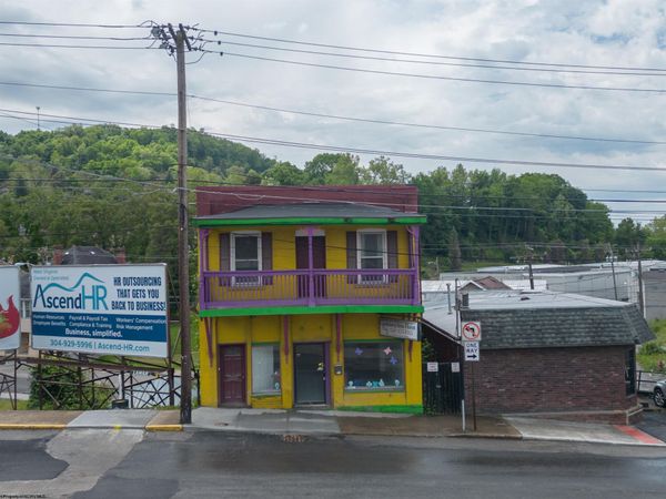 703 W Pike , Clarksburg, WV 26301