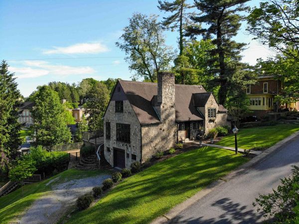 8 Sunset Drive, Fairmont, WV 26554