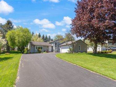 9 Falling Brook Road, Fairport, NY 14450