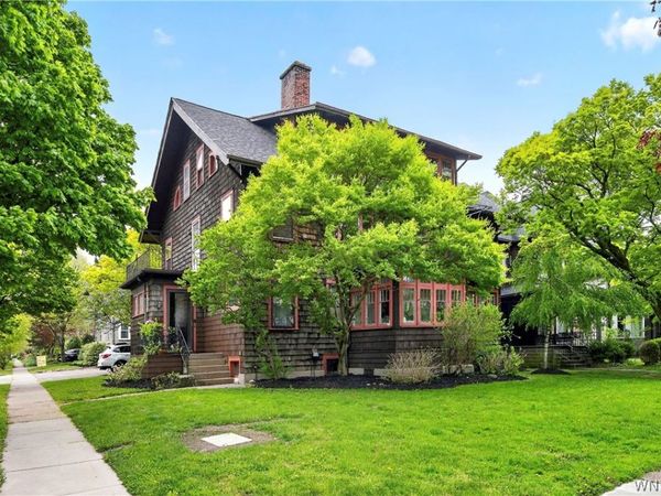 143 Oakland Place, Buffalo, NY 14222