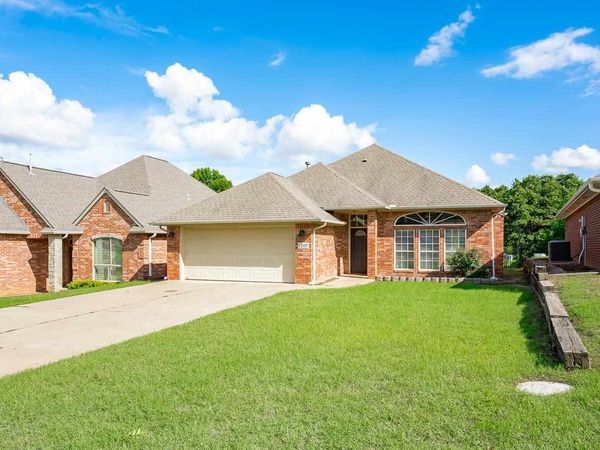 1207 S Greystone Street, Stillwater, OK 74074