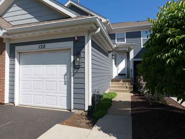 122 Kennebunk Court , Glendale Heights, IL 60139