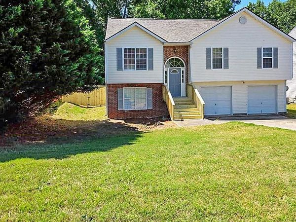 2710 Kayla Court , Atlanta, GA 30349