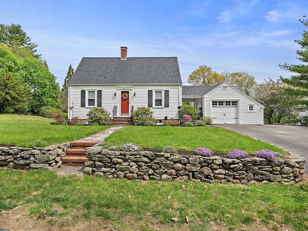 9 Grant Ave, Walpole, MA 02032