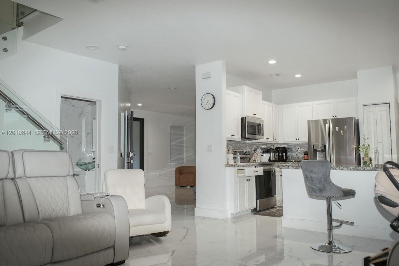 4180 NE 21st St , Homestead, FL 33033 Photo