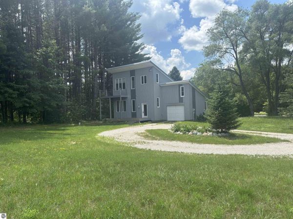 6215 Garfield Road, S S, Kingsley, MI 49649