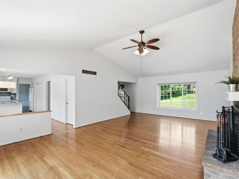 7813 Meadowcreek Drive, Cincinnati, OH 45244 Photo 11