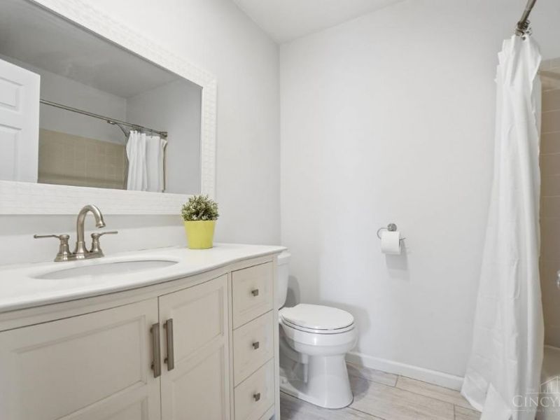 7813 Meadowcreek Drive, Cincinnati, OH 45244 Photo 46