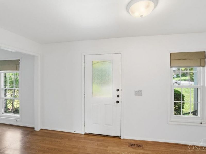7813 Meadowcreek Drive, Cincinnati, OH 45244 Photo 6