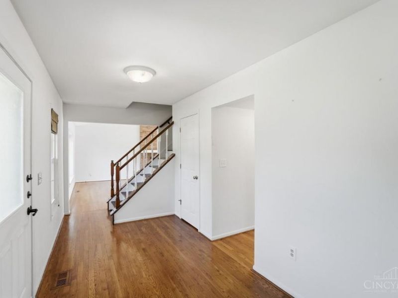 7813 Meadowcreek Drive, Cincinnati, OH 45244 Photo 7