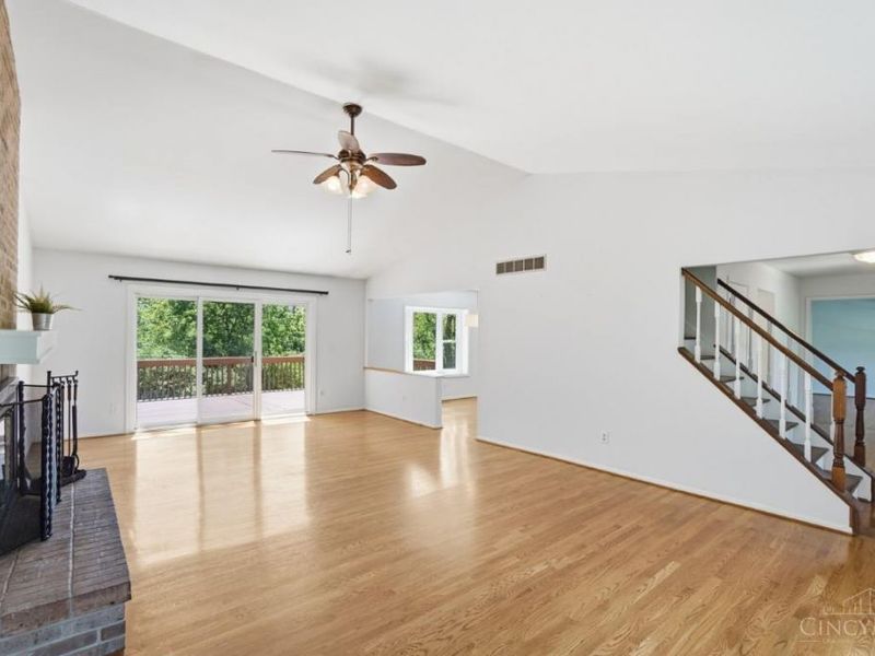 7813 Meadowcreek Drive, Cincinnati, OH 45244 Photo 9