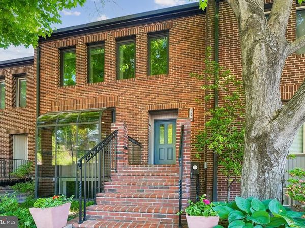 7529 BRADLEY BOULEVARD , BETHESDA, MD 20817