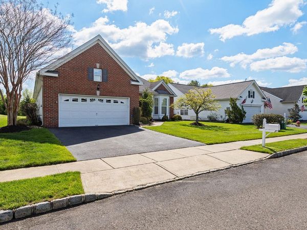 14 WILLIAMSBURG COURT , ALLENTOWN, NJ 08501