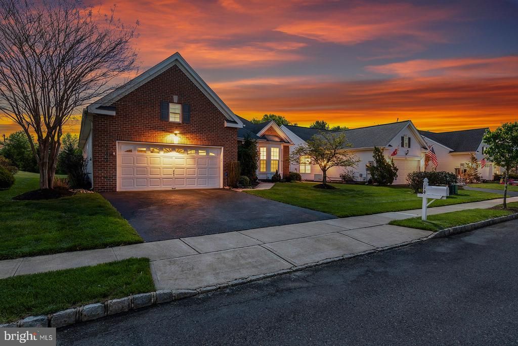 14 Williamsburg Court, Allentown, NJ 08501 Main Photo