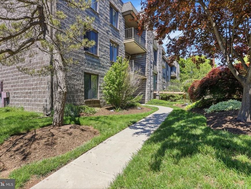 265 E Village Road, Holland, PA 18966 Main Photo