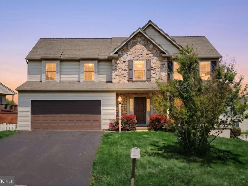 315 Lynne Drive, Mount Wolf, PA 17347 Main Photo