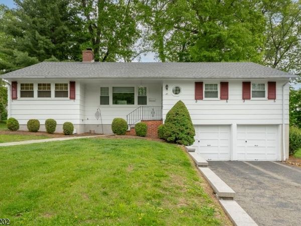 27 Albright Cir, Madison, NJ 07940