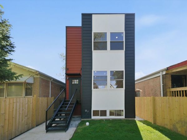 939 N Harding Avenue , Chicago, IL 60651