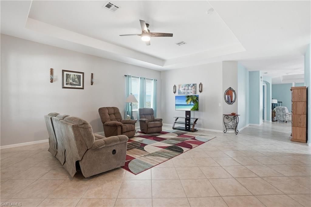 1121 Amber Lake Ct, Cape Coral, FL 33909 Photo