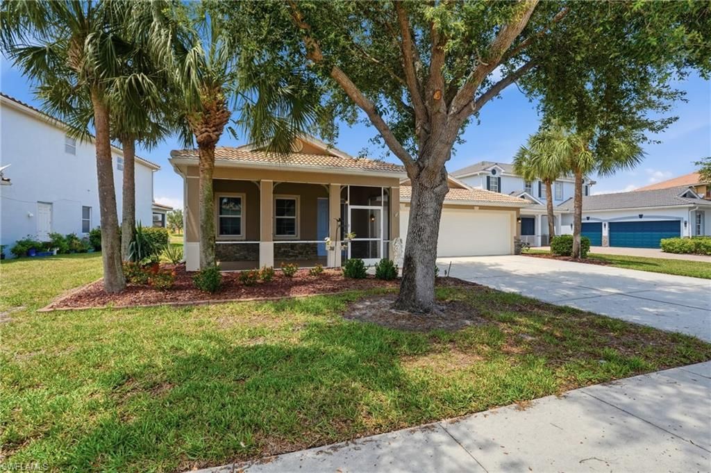 1121 Amber Lake Ct, Cape Coral, FL 33909 Photo
