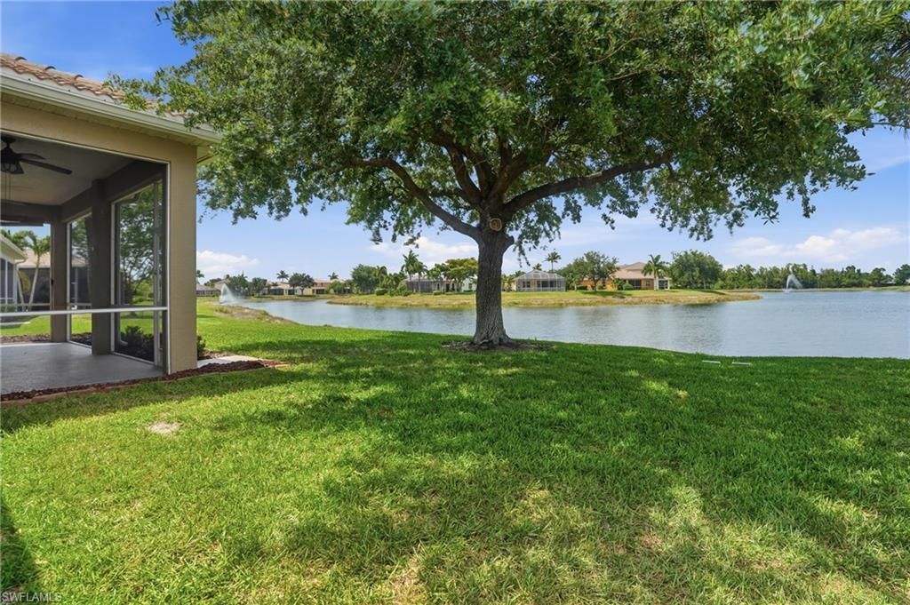 1121 Amber Lake Ct, Cape Coral, FL 33909 Photo