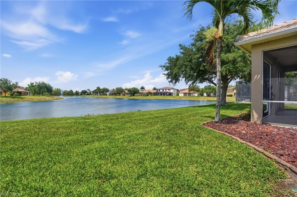 1121 Amber Lake Ct, Cape Coral, FL 33909 Photo