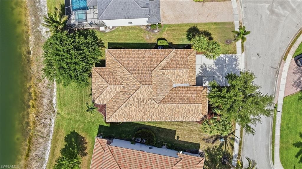 1121 Amber Lake Ct, Cape Coral, FL 33909 Photo