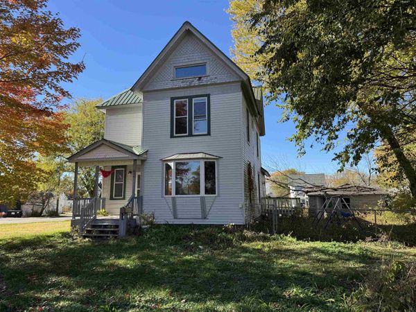 720 S Frederick , Oelwein, IA 50662