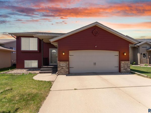4809 S Klein Ave, Sioux Falls, SD 57106