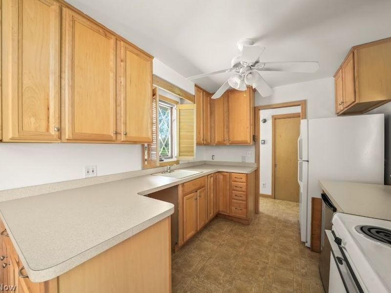 4960 W Lagoon Road, West Farmington, OH 44491 Photo 2