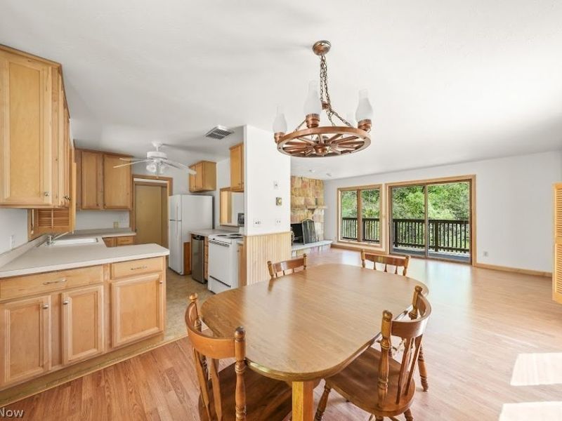 4960 W Lagoon Road, West Farmington, OH 44491 Photo 4