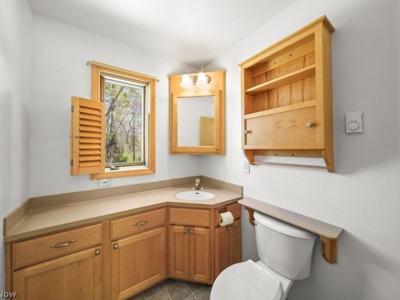 4960 W Lagoon Road, West Farmington, OH 44491 Photo 9