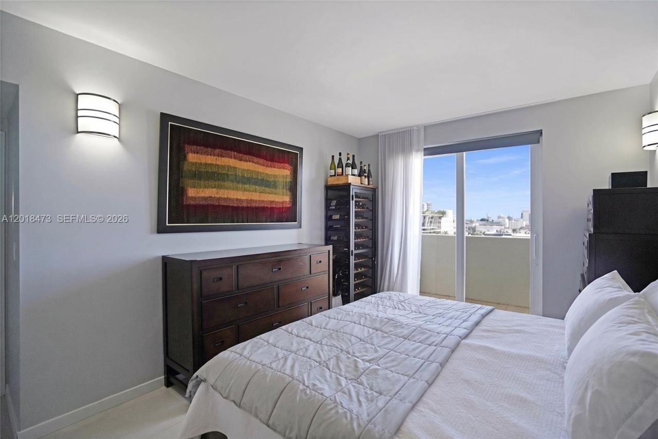1621 Bay Rd , Unit PH1, Miami Beach, FL 33139 Photo