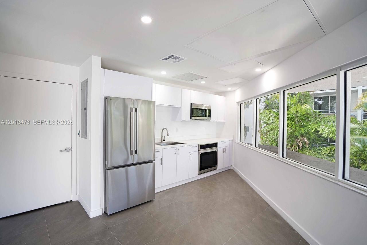 1621 Bay Rd , Unit PH1, Miami Beach, FL 33139 Photo